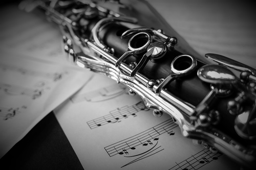 photo de clarinette en noir et blanc